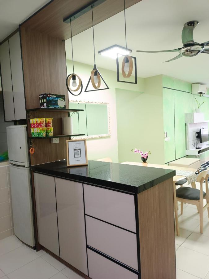 Nena Homestay Setia Alam, Air Conditioned, High Speed Internet シャー・アラム エクステリア 写真
