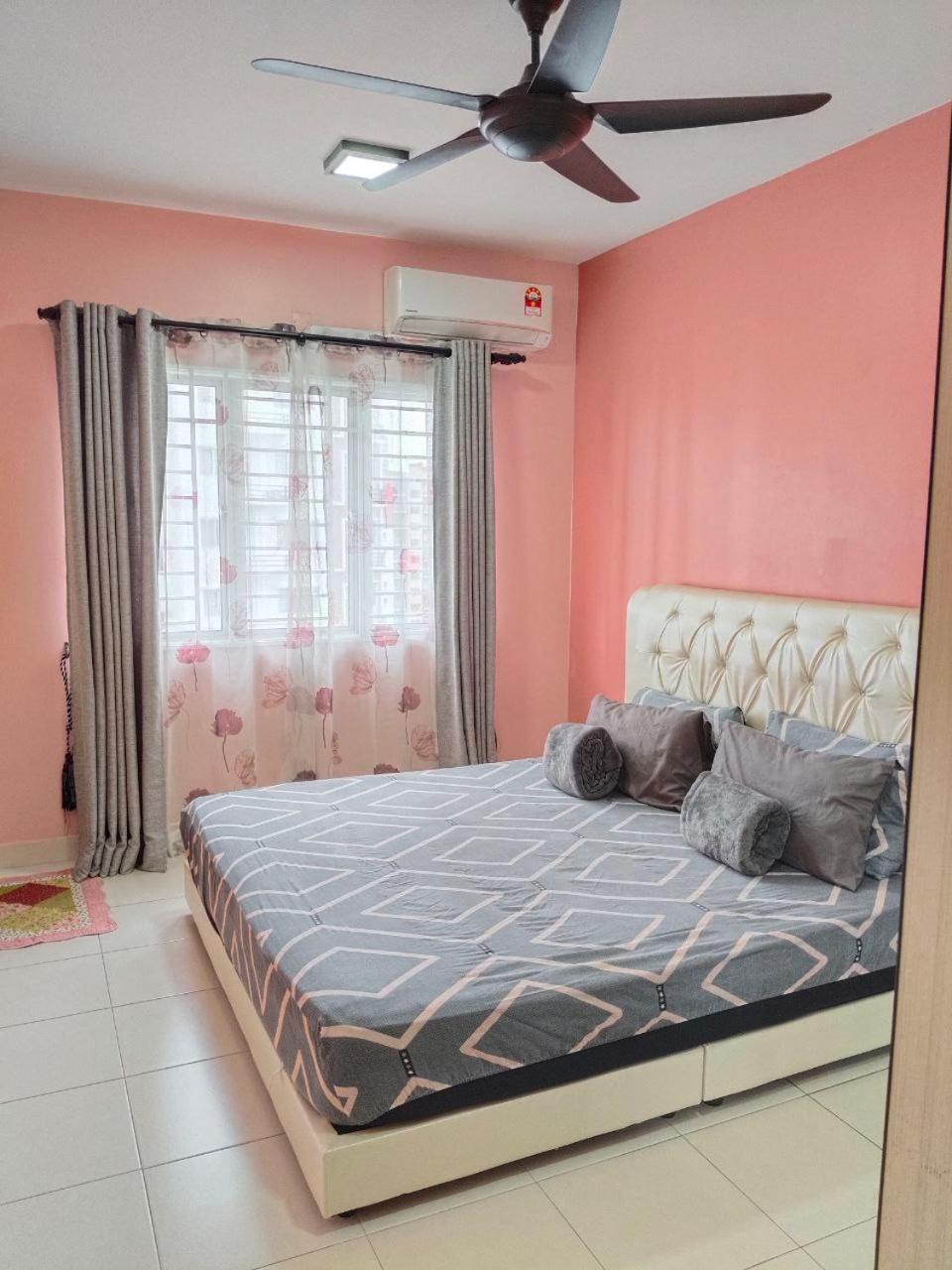 Nena Homestay Setia Alam, Air Conditioned, High Speed Internet シャー・アラム エクステリア 写真