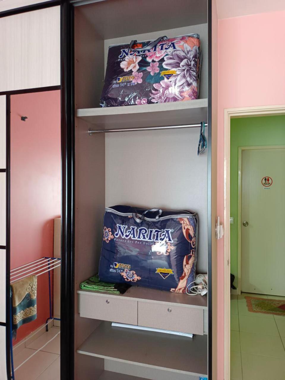 Nena Homestay Setia Alam, Air Conditioned, High Speed Internet シャー・アラム エクステリア 写真