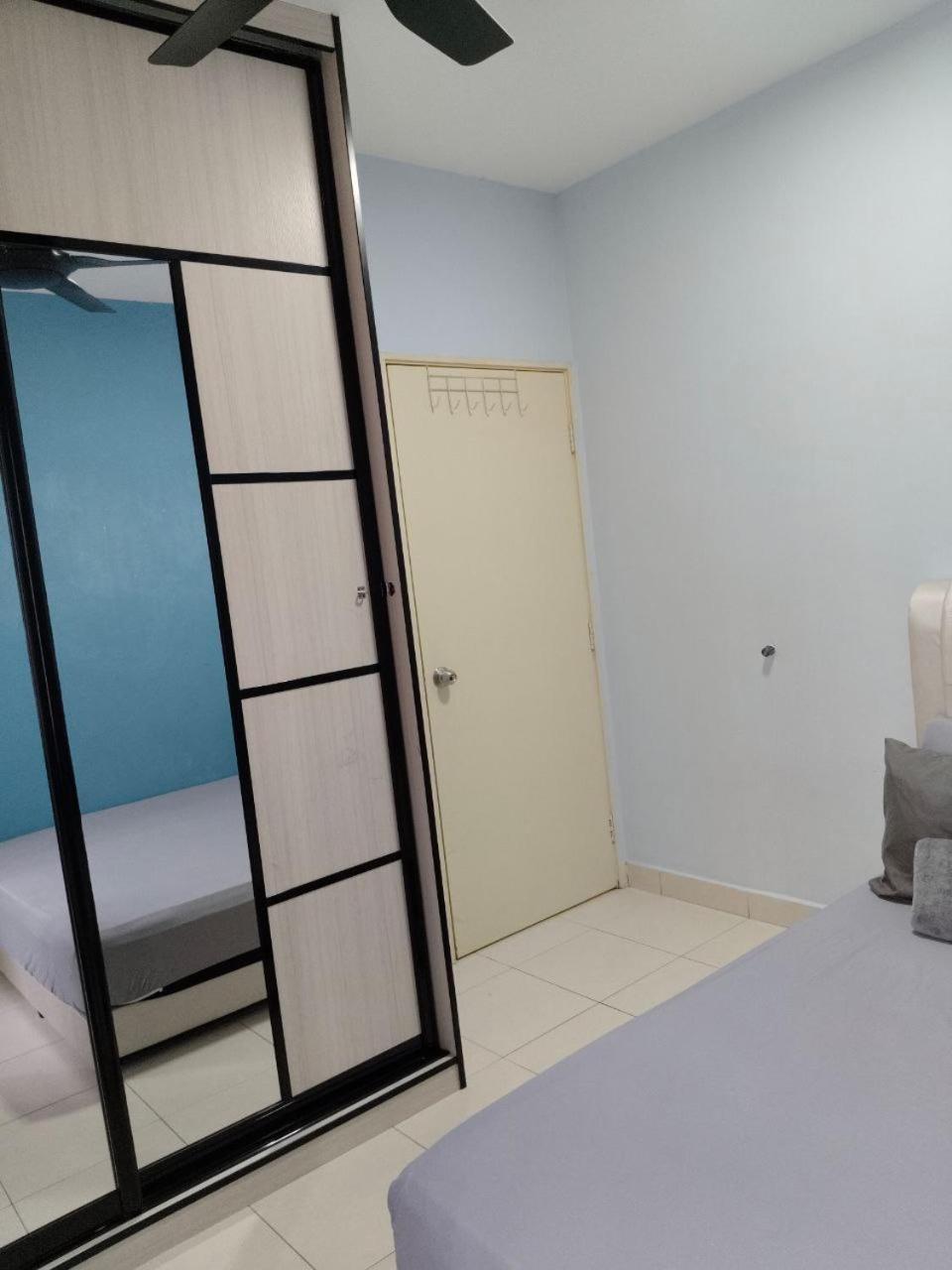 Nena Homestay Setia Alam, Air Conditioned, High Speed Internet シャー・アラム エクステリア 写真