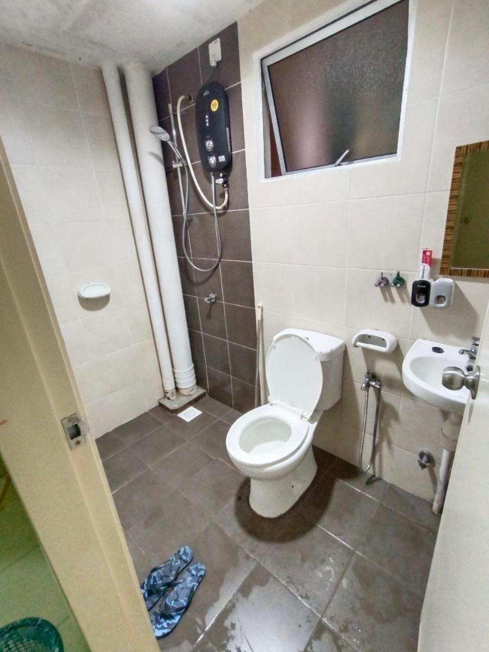 Nena Homestay Setia Alam, Air Conditioned, High Speed Internet シャー・アラム エクステリア 写真
