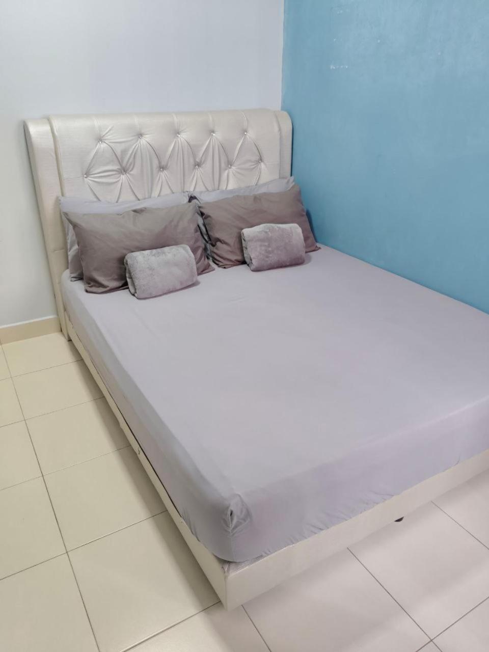 Nena Homestay Setia Alam, Air Conditioned, High Speed Internet シャー・アラム エクステリア 写真